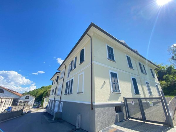 appartamento in vendita a Varese in zona Giubiano