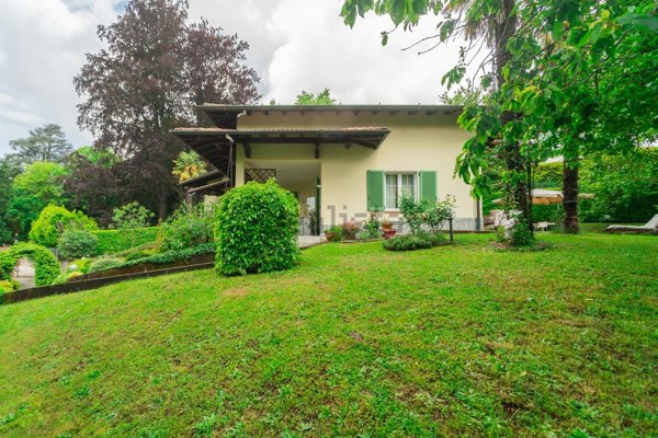 casa indipendente in vendita a Varese in zona Prima Cappella