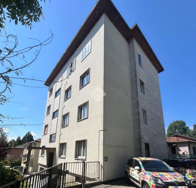 appartamento in vendita a Varese in zona Sant'Ambrogio