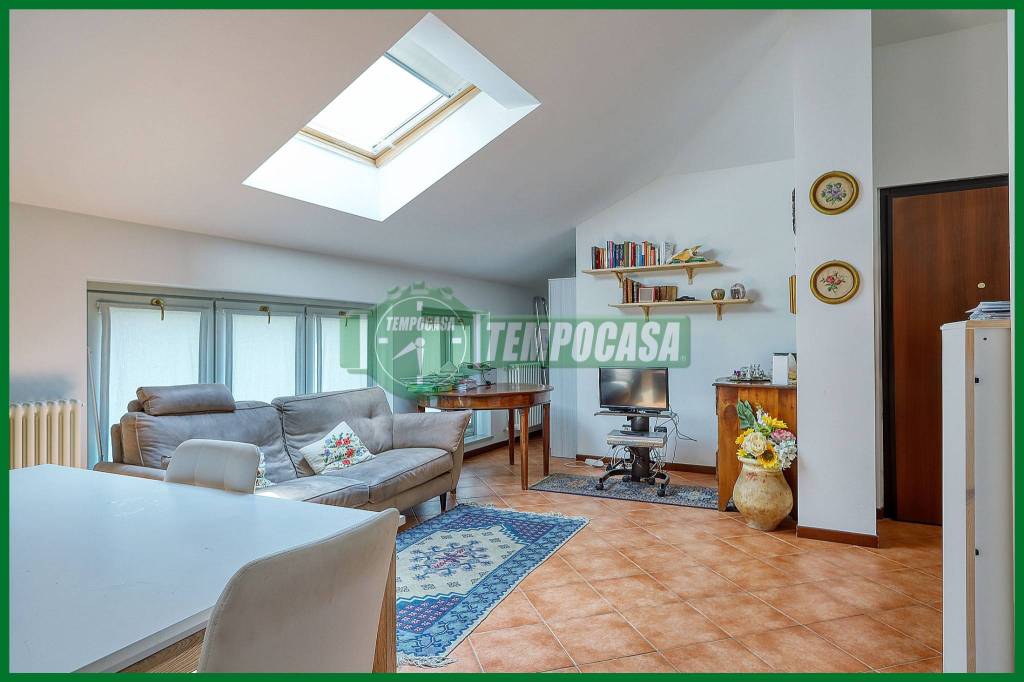 appartamento in vendita a Varese in zona Biumo