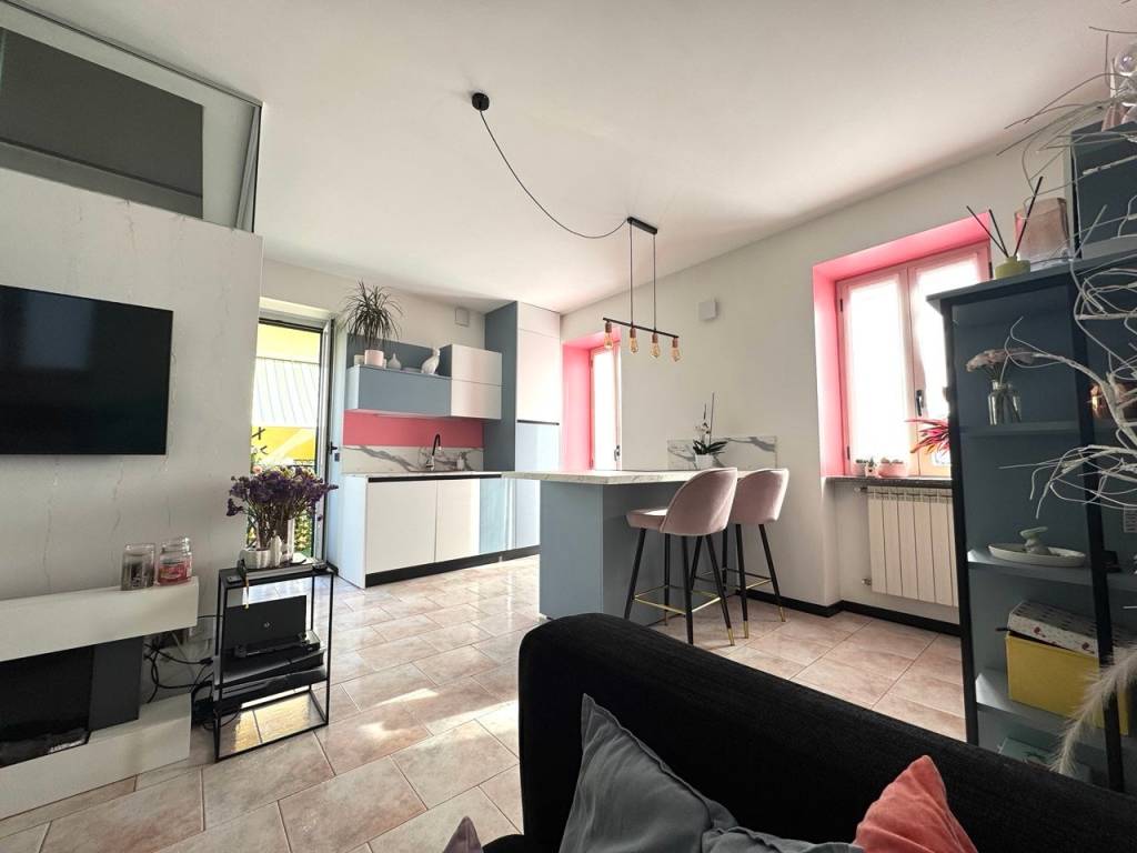 appartamento in vendita a Varese in zona Giubiano