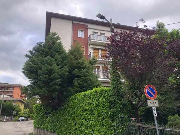 appartamento in vendita a Varese in zona Casbeno