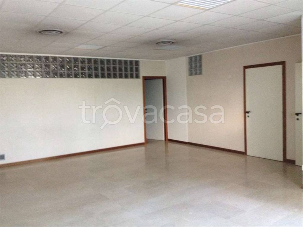 ufficio in vendita a Varese in zona Centro Città