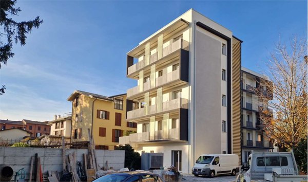 appartamento in vendita a Varese in zona Giubiano