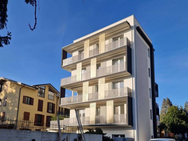 appartamento in vendita a Varese in zona Giubiano