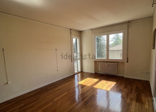 appartamento in vendita a Varese in zona Viale Aguggiari