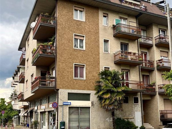 appartamento in vendita a Varese in zona Giubiano