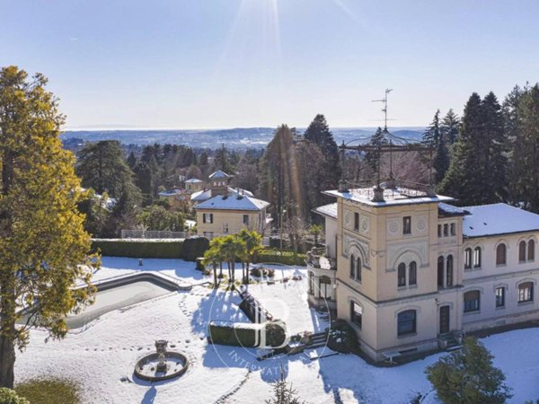 casa indipendente in vendita a Varese in zona Centro Città