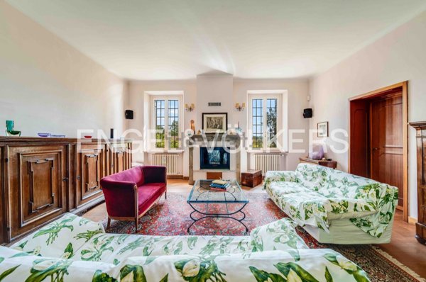 casa indipendente in vendita a Varese in zona Casbeno