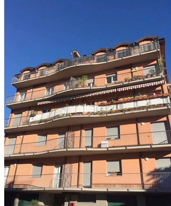 appartamento in vendita a Varese in zona Brunella
