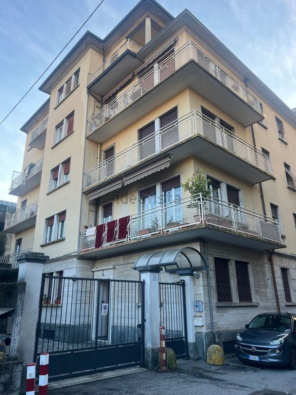 appartamento in vendita a Varese in zona Biumo