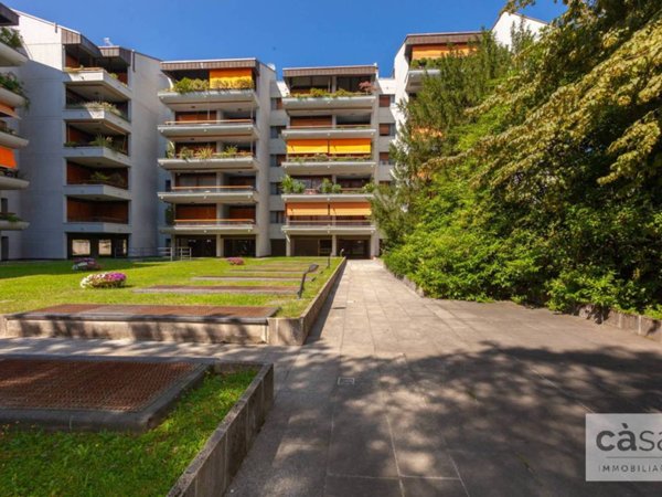 appartamento in vendita a Varese in zona Casbeno