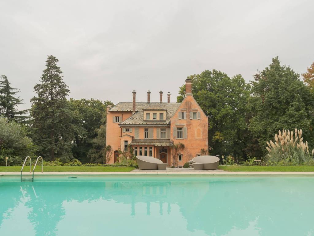 casa indipendente in vendita a Varese in zona Casbeno