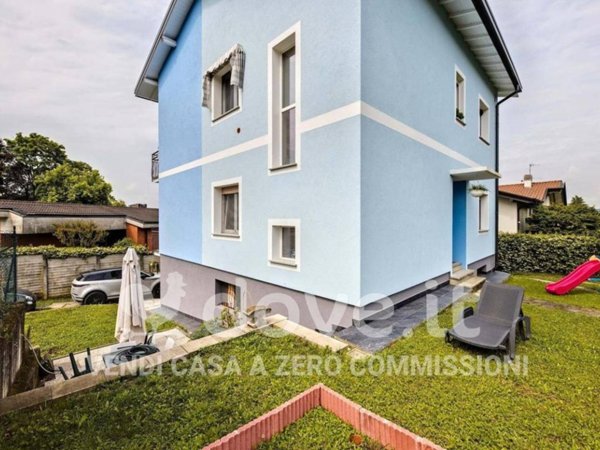 casa indipendente in vendita a Varese in zona Bobbiate