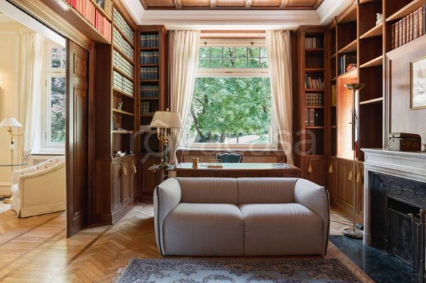 casa indipendente in vendita a Varese in zona Casbeno