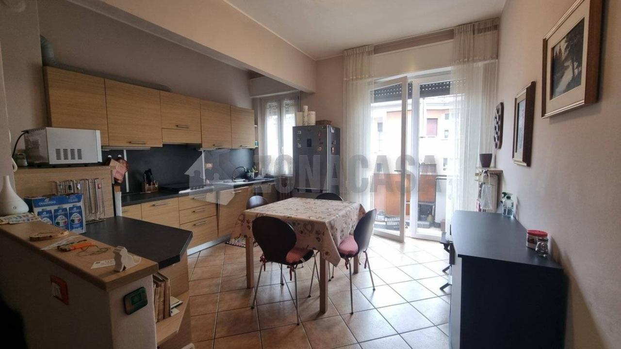 appartamento in vendita a Varese in zona Biumo
