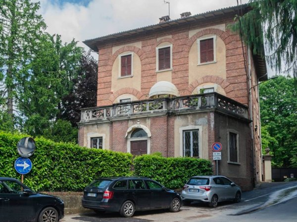 appartamento in vendita a Varese in zona Biumo