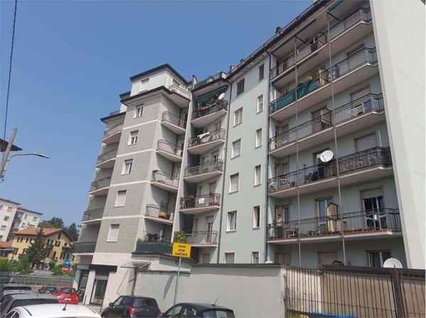 appartamento in vendita a Varese in zona Giubiano