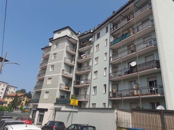 appartamento in vendita a Varese in zona Giubiano