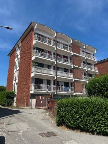 appartamento in vendita a Varese in zona Giubiano