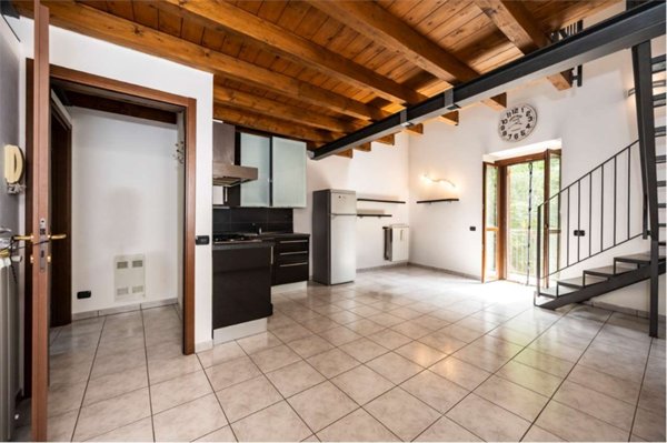 appartamento in vendita a Varese in zona Cartabbia