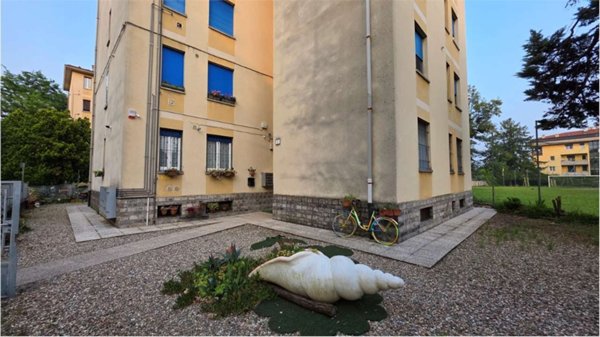 appartamento in vendita a Varese in zona Viale Aguggiari