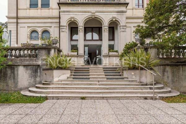 appartamento in vendita a Varese in zona Rasa di Varese