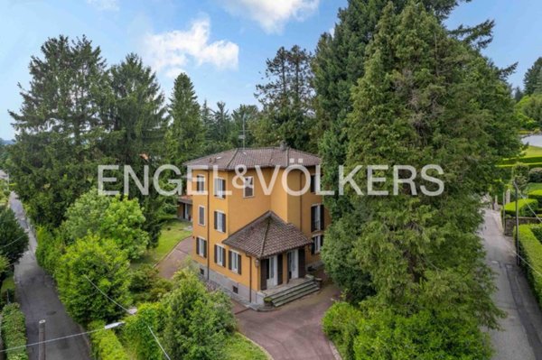casa indipendente in vendita a Varese in zona Sant'Ambrogio