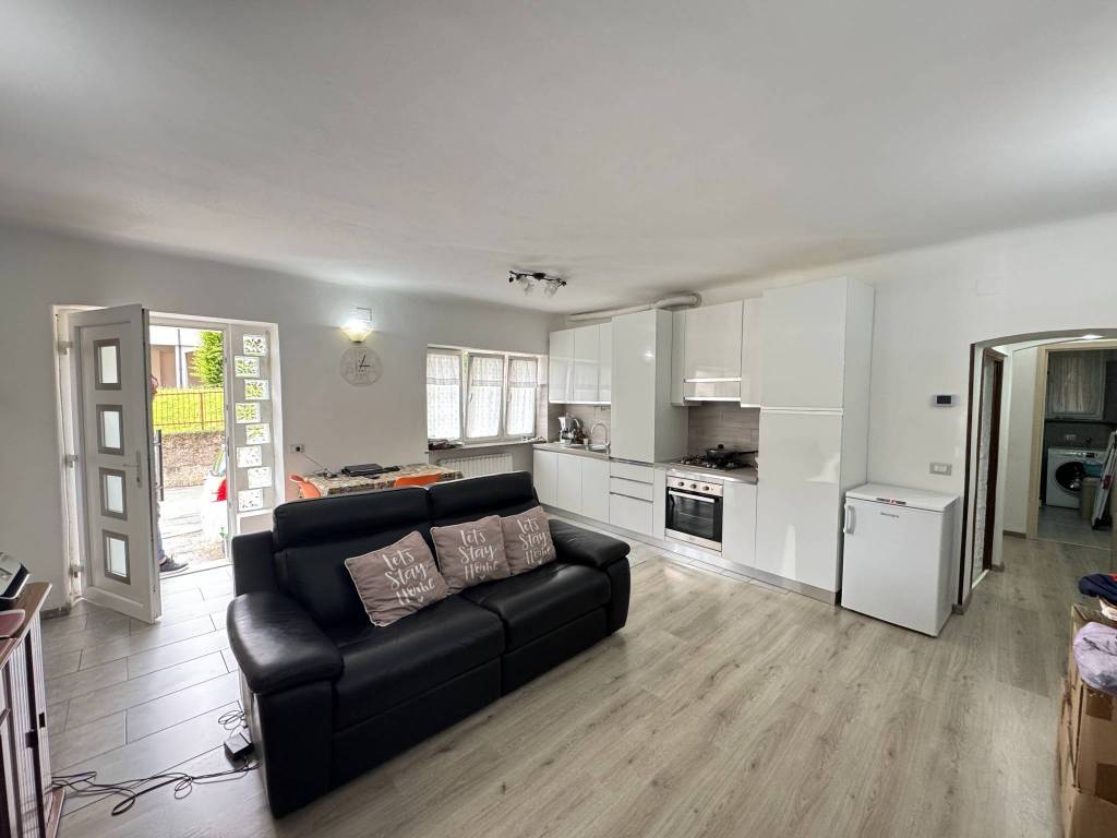 appartamento in vendita a Varese in zona Cartabbia