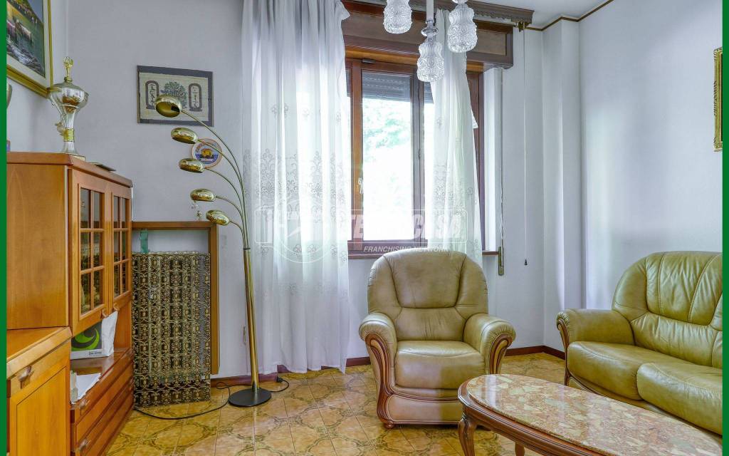 appartamento in vendita a Varese in zona Biumo