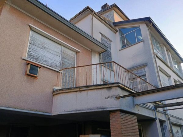 casa indipendente in vendita a Varese in zona Viale Belforte