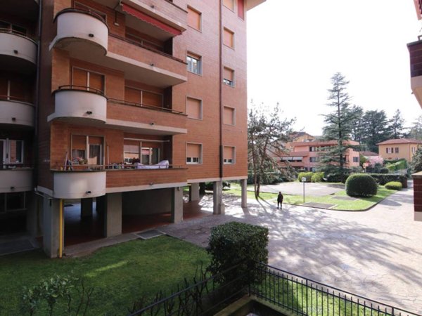 appartamento in vendita a Varese in zona Casbeno