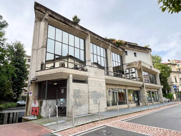 ufficio in vendita a Varese in zona Biumo