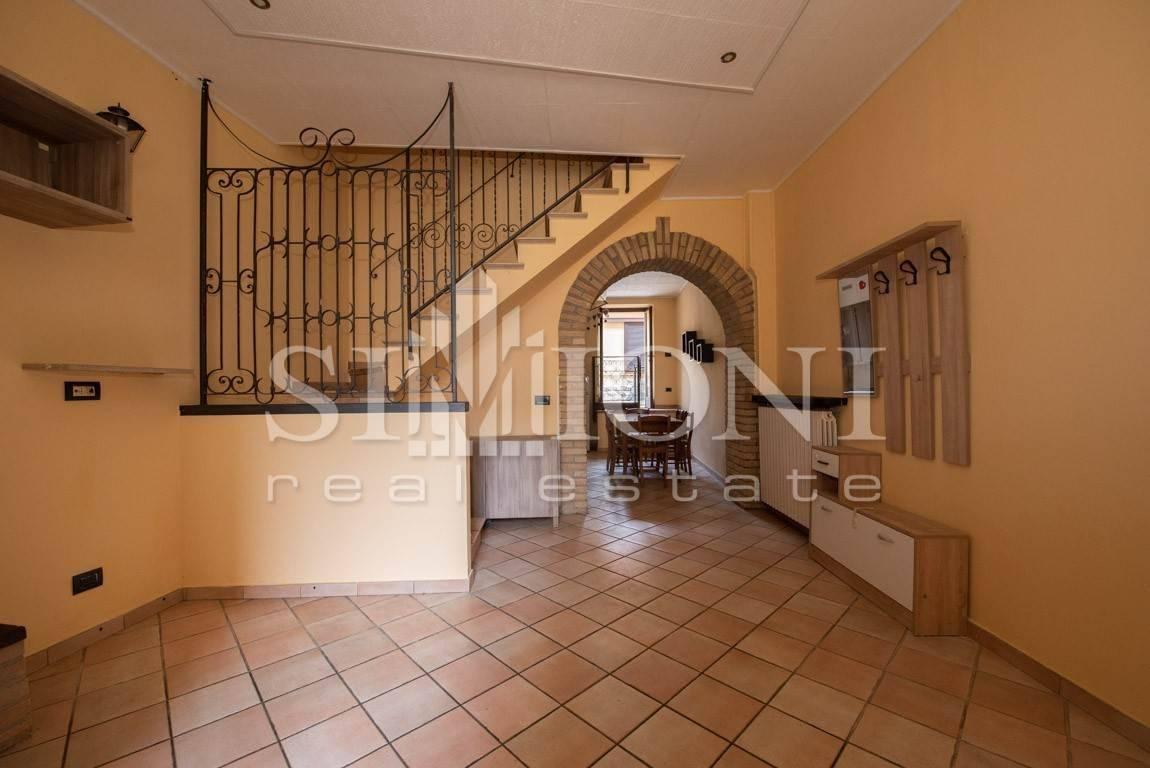 casa indipendente in vendita a Varese in zona Cartabbia
