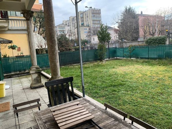 appartamento in vendita a Varese in zona Biumo