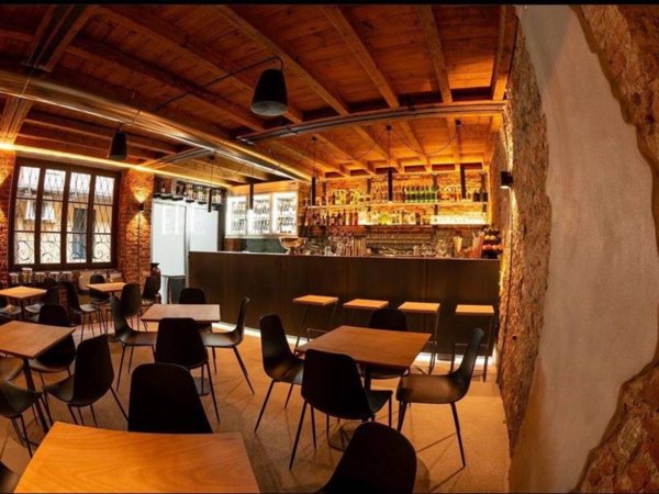 negozio in vendita a Varese in zona Biumo