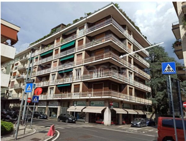 appartamento in vendita a Varese in zona Centro Città