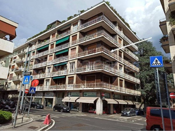 appartamento in vendita a Varese in zona Centro Città