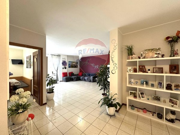 appartamento in vendita a Varese in zona Giubiano