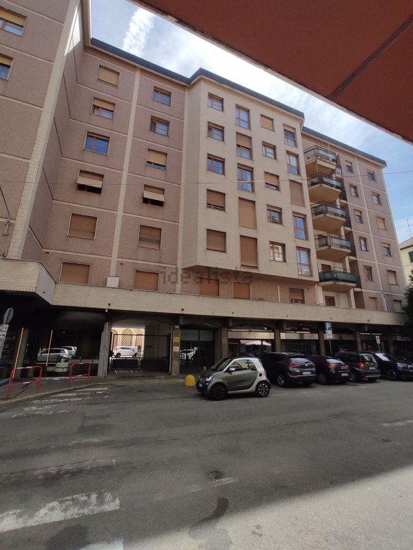 appartamento in vendita a Varese in zona Biumo