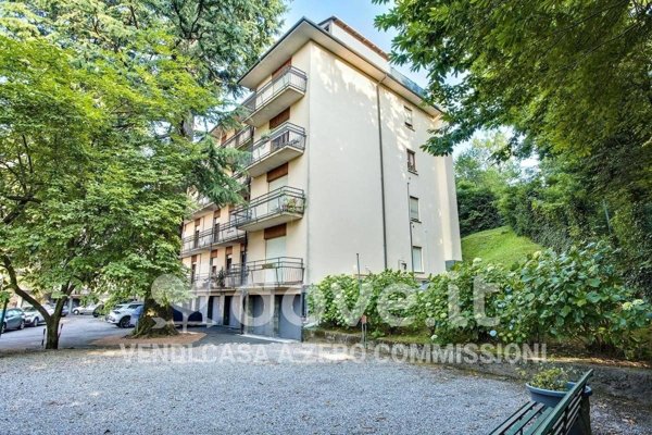 appartamento in vendita a Varese in zona Ippodromo