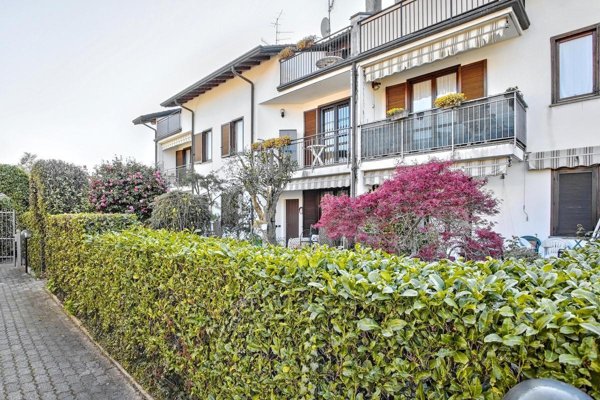 casa indipendente in vendita a Varese