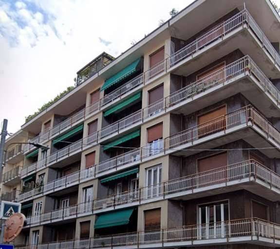 appartamento in vendita a Varese in zona Biumo