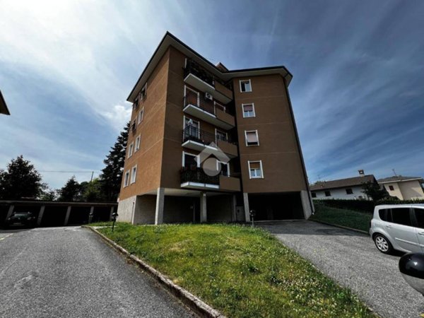 appartamento in vendita a Varese in zona Bizzozero