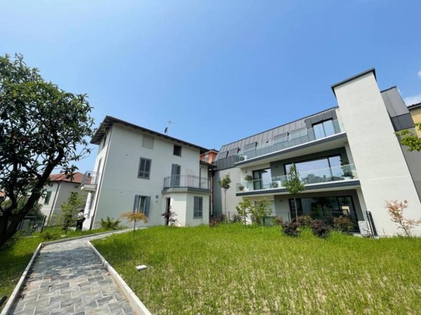 appartamento in vendita a Varese in zona Casbeno