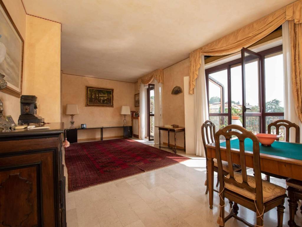 appartamento in vendita a Varese in zona Centro Città