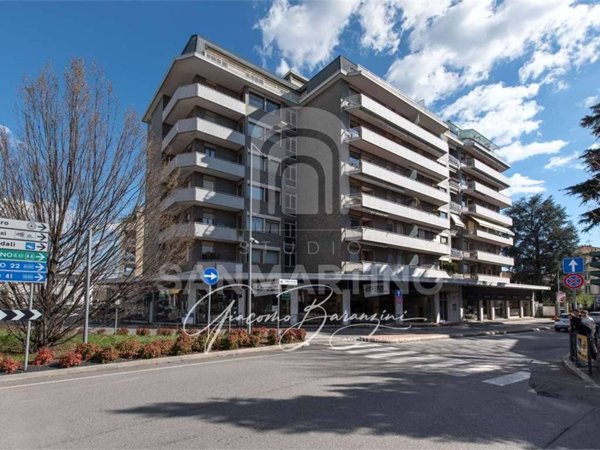 appartamento in vendita a Varese in zona Biumo