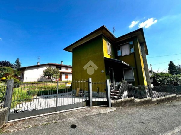 casa indipendente in vendita a Varese in zona Bizzozero