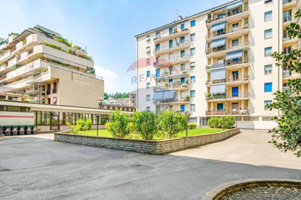 appartamento in vendita a Varese in zona Biumo