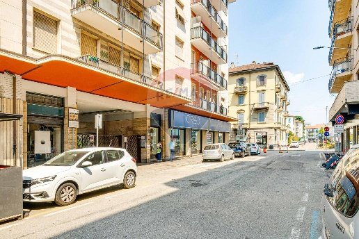 appartamento in vendita a Varese in zona Biumo